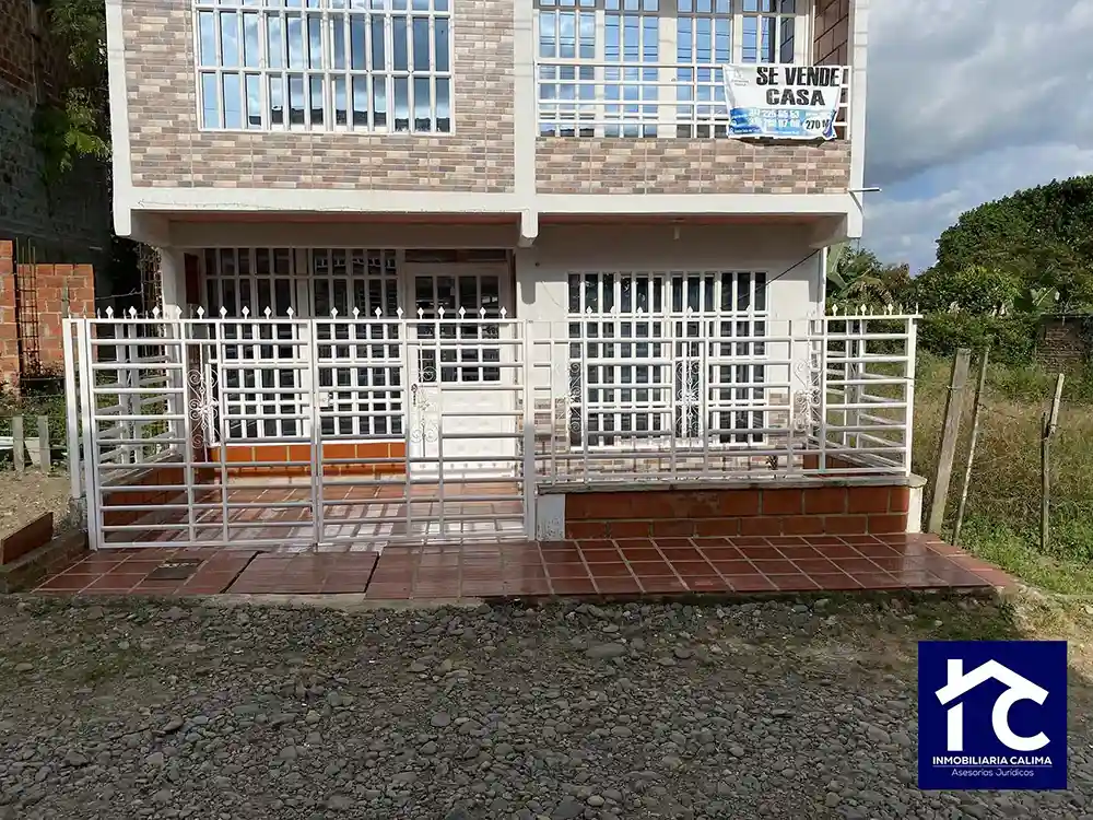 Casa de 3 pisos Barrio Luisa Fernanda